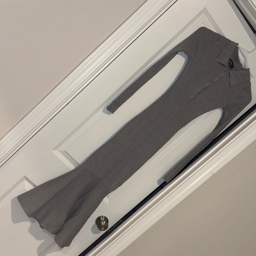 AKIRA Ribbed Gray Long Sleeve Top